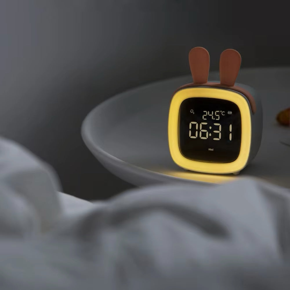 Dječji sat budilica sa noćnom svjetiljkom