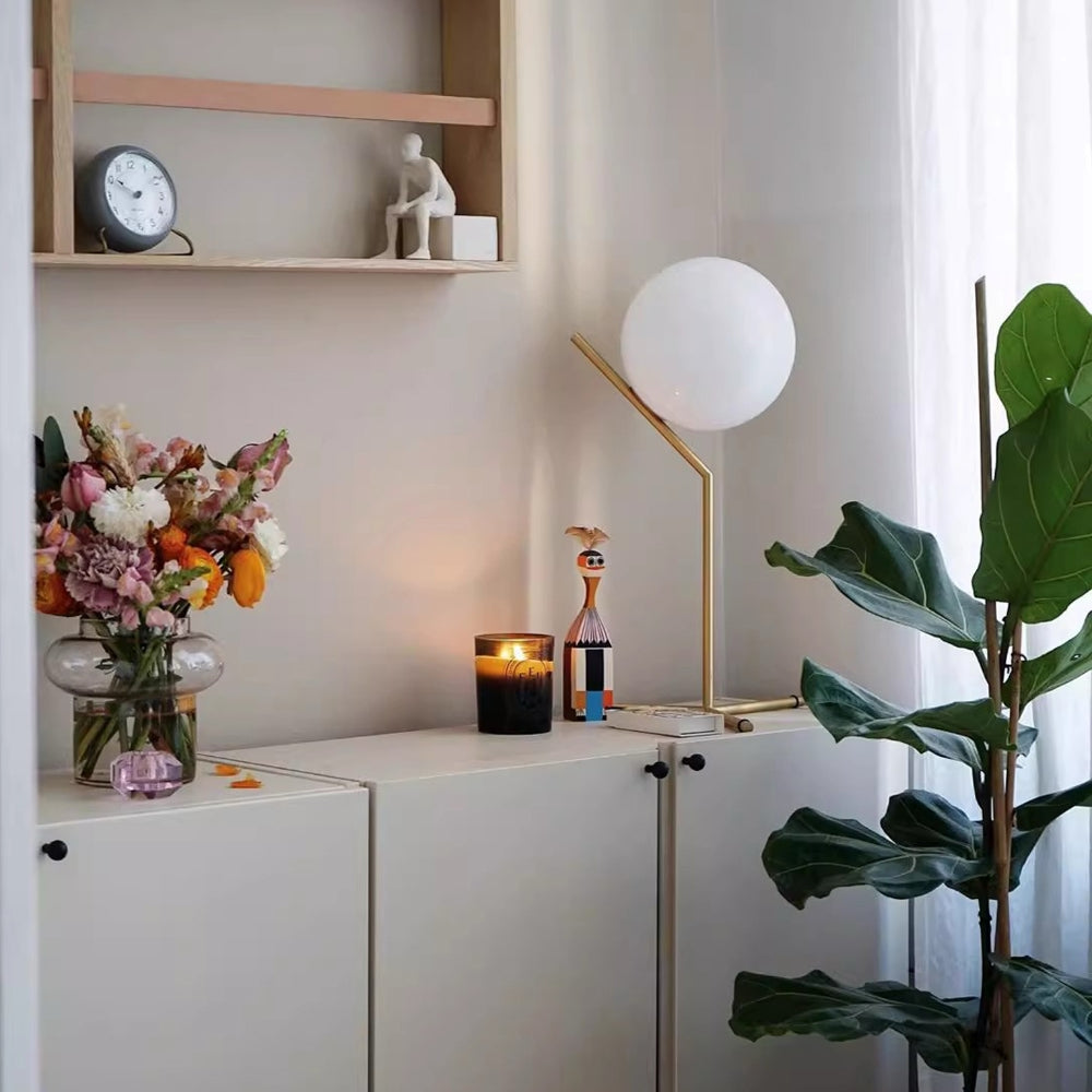 Dizajnerska stolna lampa Alaris, staklo, metal